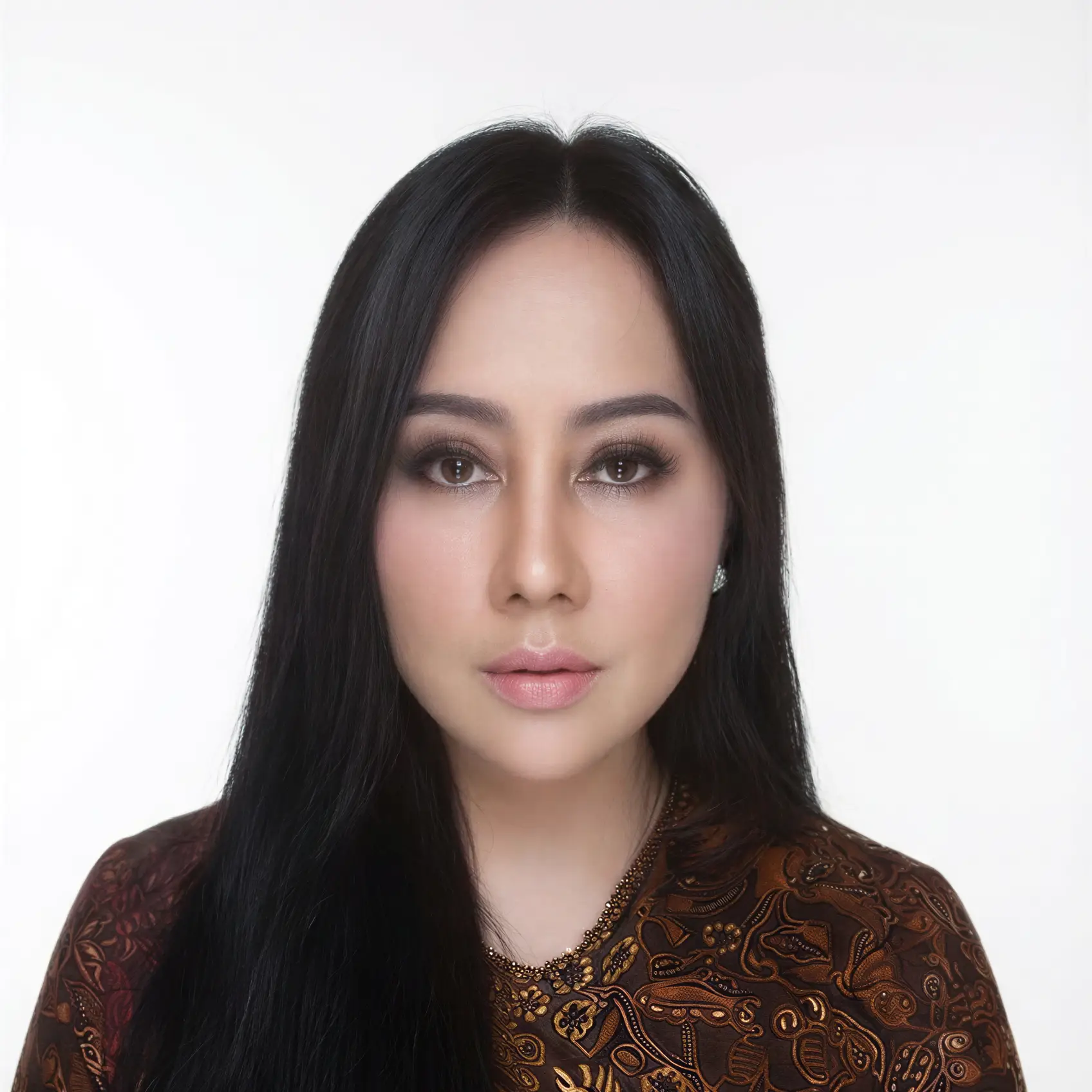 Ani Hidajaniingrum, Finance Director of Alpha Capital Elite